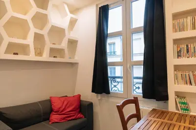 Coin salon dans l'établissement Cosy & Stylish Large Studio VoltaireOberkampf!