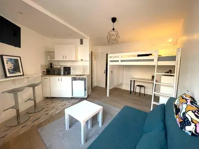 Cuisine ou kitchenette dans l'établissement Dans le triangle d’Or de Boulogne