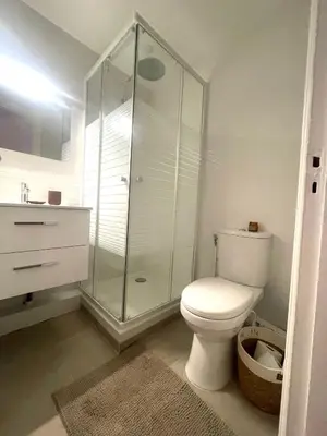 Salle de bains dans l'établissement Dans le triangle d’Or de Boulogne