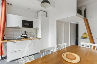 Cuisine ou kitchenette dans l'établissement Milord, F3 à Père Lachaise