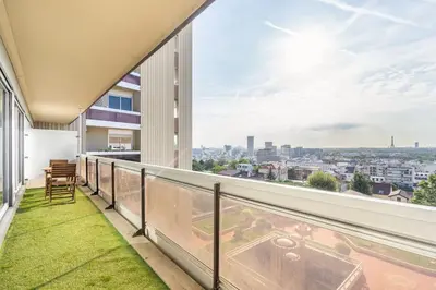 Balcon ou terrasse dans l'établissement Comfortion Le Papillon - Appartement de luxe avec vue et piscine