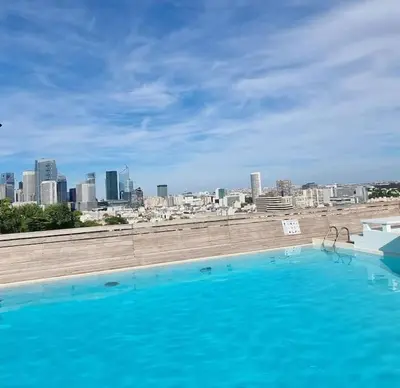 Vue générale sur la mer ou vue sur la mer prise depuis l'appartement