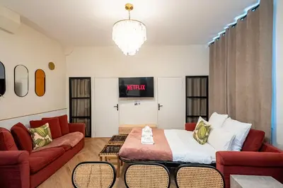 Coin salon dans l'établissement Sophie Stay - Le Mucha - King size bed - AC