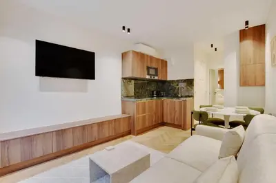 Télévision ou salle de divertissement dans l'établissement New Home - 1BR-4P - Saint Germain