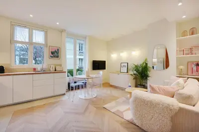 Télévision ou salle de divertissement dans l'établissement Comfy Suite