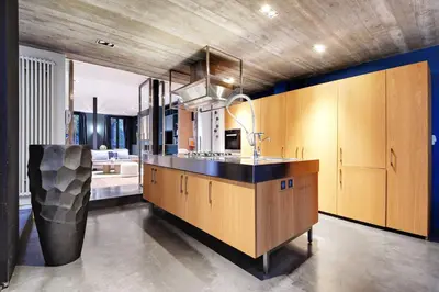 Cuisine ou kitchenette dans l'établissement Fabulous House - a Gem in Chic Western Paris