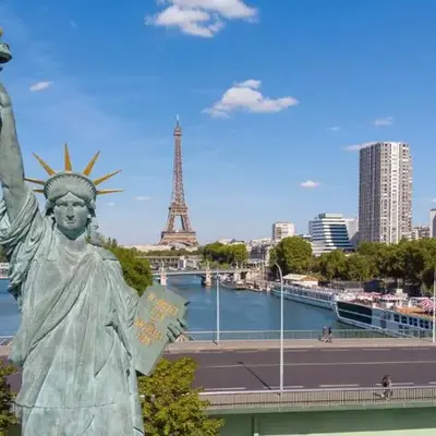 Unique Luxury Parisian Panorama High-Rise by the Eiffel Tower