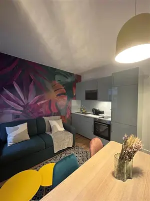 Cuisine ou kitchenette dans l'établissement Appartement cosy - Quartier Saint-Georges - 4P