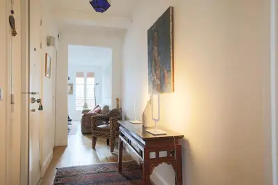 Télévision ou salle de divertissement dans l'établissement Amazing flat Jardin du Luxembourg