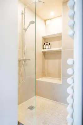 Salle de bains dans l'établissement Appart with Garden - 15 min from Eiffel Tower