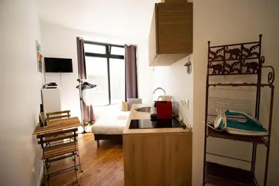 Cuisine ou kitchenette dans l'établissement Studio 2 personnes proche Gare du Nord