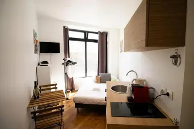 Cuisine ou kitchenette dans l'établissement Studio 2 personnes proche Gare du Nord