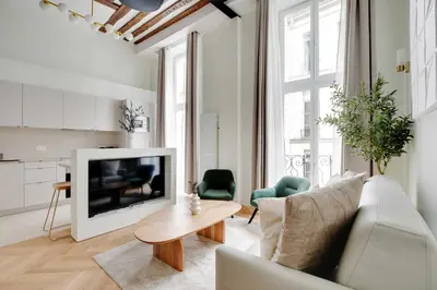 Télévision ou salle de divertissement dans l'établissement Charming Apartment - 1BR-5P - Sentier