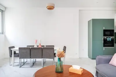 Cuisine ou kitchenette dans l'établissement Spacious apartments for 6 people #3