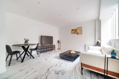 Télévision ou salle de divertissement dans l'établissement Spacious flat for 4 people #1