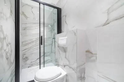 Salle de bains dans l'établissement Spacious flat for 4 people #1
