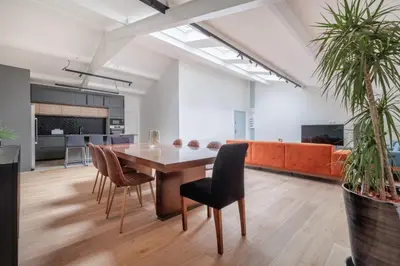 Cuisine ou kitchenette dans l'établissement Chaleureux appartement pour 6pers #4