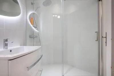 Salle de bains dans l'établissement Chaleureux appartement pour 6pers #4