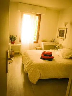 Un ou plusieurs lits dans un hébergement de l'établissement Double Room with Balcony