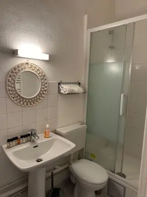 Salle de bains dans l'établissement Charmant appartement de 38m² -Quartier Latin