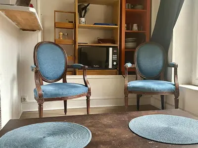 Coin salon dans l'établissement Charmant appartement de 38m² -Quartier Latin