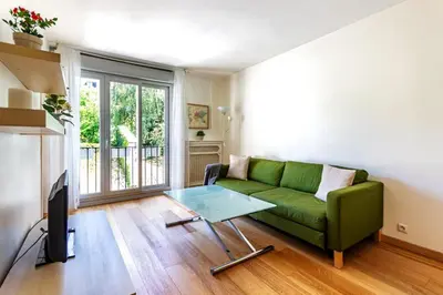 Coin salon dans l'établissement Élégance aux Portes des Champs-Élysées