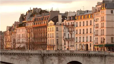 Vue générale sur Paris ou vue de la ville depuis l'appartement