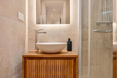 Salle de bains dans l'établissement Suite Eiffel- Perfect location