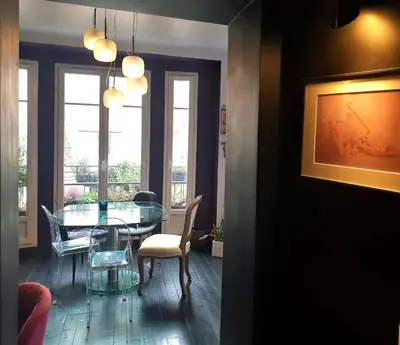 Coin salon dans l'établissement Bel appartement à Clichy sur Seine