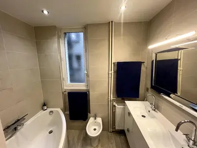 Salle de bains dans l'établissement Appartement de grand standing en plein coeur de Paris à proximité du Trocadéro