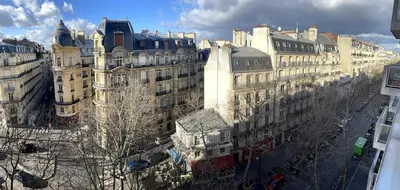 Vue générale sur Paris ou vue de la ville depuis l'appartement
