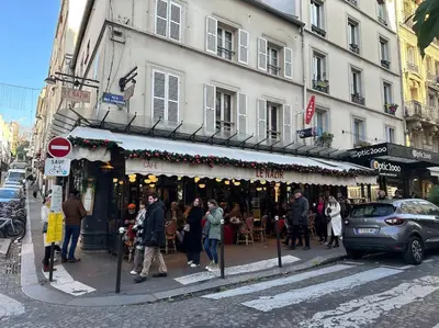 Clients de l'établissement Exceptionnel à Montmartre