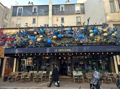 Restaurant ou autre lieu de restauration dans l'établissement Exceptionnel à Montmartre