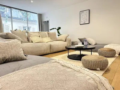 Coin salon dans l'établissement Acogedor apartamento en el centro de París.