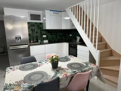 Cuisine ou kitchenette dans l'établissement Dream House Paris 5 chambres proche M7et M14