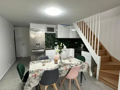 Cuisine ou kitchenette dans l'établissement Dream House Paris 5 chambres proche M7et M14