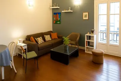 Plan de l'établissement Sunny Serenity: 2-room Charm in Boulogne