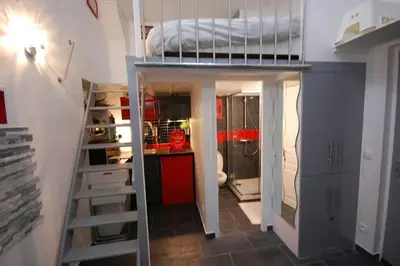 Cuisine ou kitchenette dans l'établissement Ideal for exploring Paris on foot