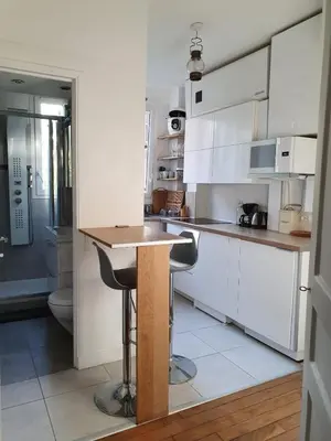Cuisine ou kitchenette dans l'établissement Chambre privée dans magnifique appartement calme