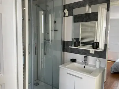 Salle de bains dans l'établissement Parfait pour visiter ou travailler près de Paris - Makalu