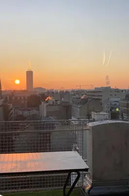 Lever ou coucher de soleil vu de l'appartement ou à proximité