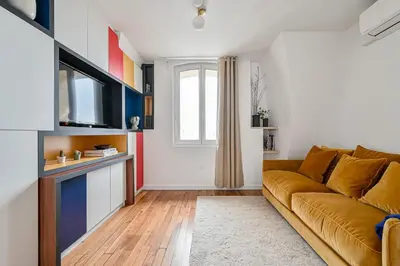 Télévision ou salle de divertissement dans l'établissement Le Cœur Sacré - 4 personnes Montmartre - Wifi