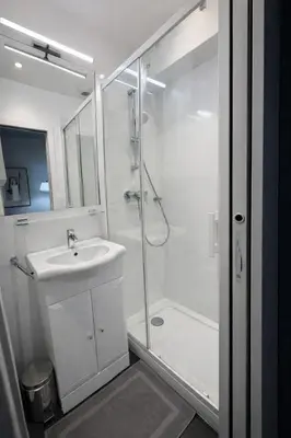Salle de bains dans l'établissement Très Joli studio en plein cœur du 11eme