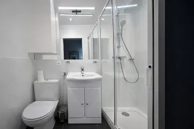 Salle de bains dans l'établissement Très Joli studio en plein cœur du 11eme