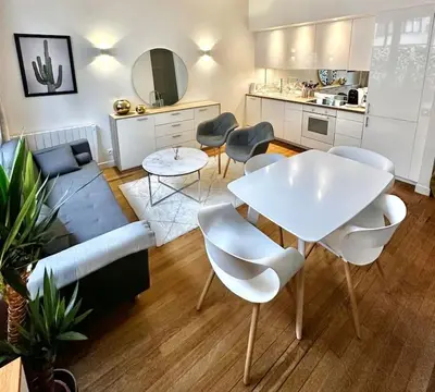 Cuisine ou kitchenette dans l'établissement Appartement 50m2 avec terrasse idéalement situé