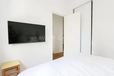 Télévision ou salle de divertissement dans l'établissement Appartement 50m2 avec terrasse idéalement situé
