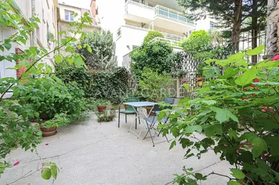 Jardin de l'établissement Appartement 50m2 avec terrasse idéalement situé