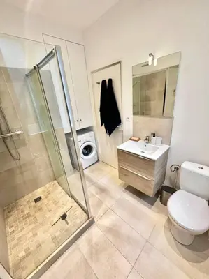 Salle de bains dans l'établissement Appartement 50m2 avec terrasse idéalement situé