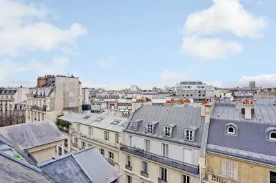 Vue générale sur Paris ou vue de la ville depuis l'appartement