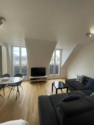Télévision ou salle de divertissement dans l'établissement Paris 5e arr Place Saint Michel